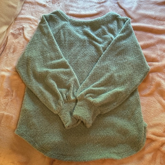 Hollister V-Neck Sweater - Picture 3 of 4